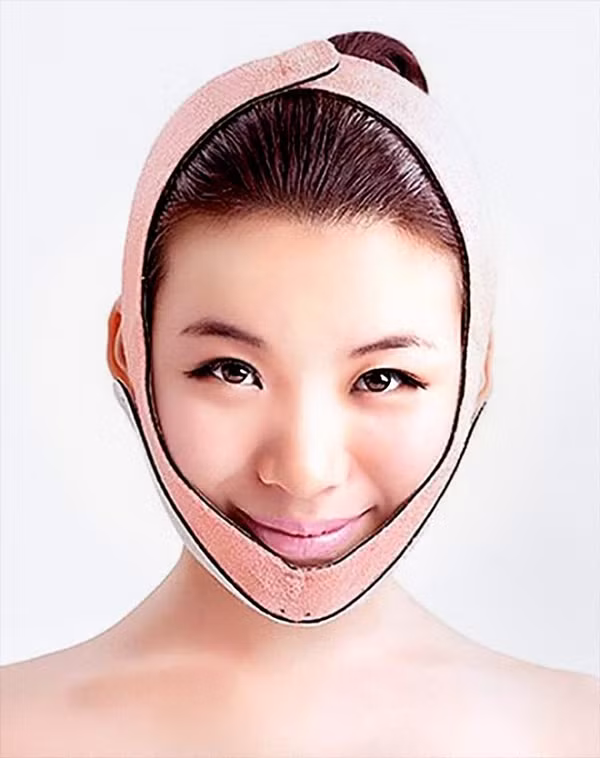 Chiếc đai đeo quanh mặt giúp "giảm béo".