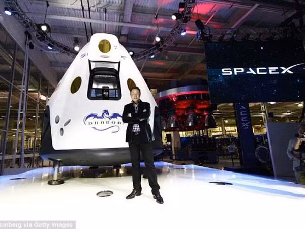 Ba phiên bản của tàu trang bị một động cơ là Starhopper, SN5 và SN6 đều đạt độ cao tối đa khoảng 150 m trong đợt bay thử nghiệm lần lượt vào mùa hè năm ngoái, tháng 8 và 9 năm nay.