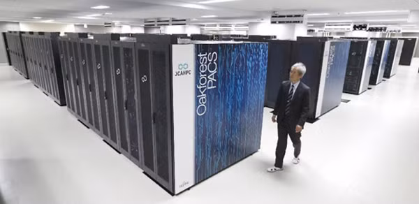 Siêu máy tính Oakforest-PACS được phát triển dựa trên hệ thống Fujitsu PRIMERGY CX1640 M1 đứng ở vị trí thứ 9 với tốc độ 13,55 petaflop. Nó vận hành nhờ vi xử lý Intel 'Knights Landing' Xeon Phi.