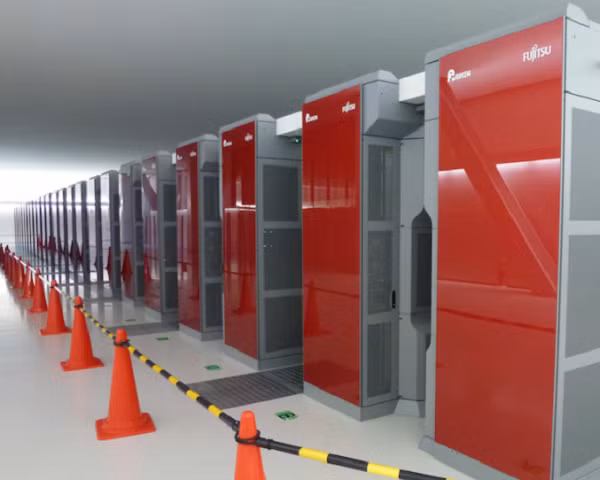 K Computer là chiếc siêu máy tính đến từ đất nước mặt trời mọc, nó hoạt động dựa trên hệ thống phân phối bộ nhớ gồm khoảng hơn 80.000 máy tính tiêng biệt, tốc độ đạt 10,8 petaflops, 705.024 nhân Sparc và công nghệ đa kết nối sáu chiều Tofu.
