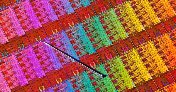Kirin 990 5G với quy trình 7nm EUV của TSMC có kích thước 113,31mm², mật độ bóng bán dẫn là 10,3 tỷ, trung bình là 90 triệu / mm². Như vậy, mật độ bóng bán dẫn trên quy trình 3nm gấp 3,6 lần so với quy trình 7nm.