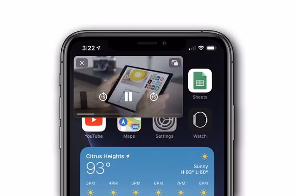 iPhone nay đã có một trong những tính năng thú vị nhất trên iPad: chế độ Hình trong hình (Picture in Picture - PiP), cho phép bạn xem video hoặc sử dụng điện thoại trong khi thực hiện các cuộc gọi FaceTime. Ứng dụng YouTube hiện không hỗ trợ PiP, nhưng bạn có thể xem video YouTube trong Safari ở chế độ toàn màn hình, sau đó vuốt lên để quay về homescreen.