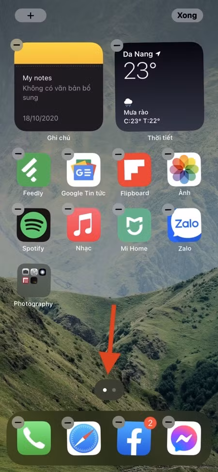 Bên cạnh đó, một số tính năng hữu ích trên iPhone chạy iOS 14 cũng vô cùng thú vị. App Library trên iOS 14 giống như app drawer trên Android, cho phép bạn quên đi hàng chục homescreen đầy những ứng dụng hiếm khi dùng đến. Thay vi phải đưa từng ứng dụng vào Thư viện ứng dụng (App Library), bạn có thể ẩn toàn bộ các homescreen mà chỉ cần vài cú chạm tay.