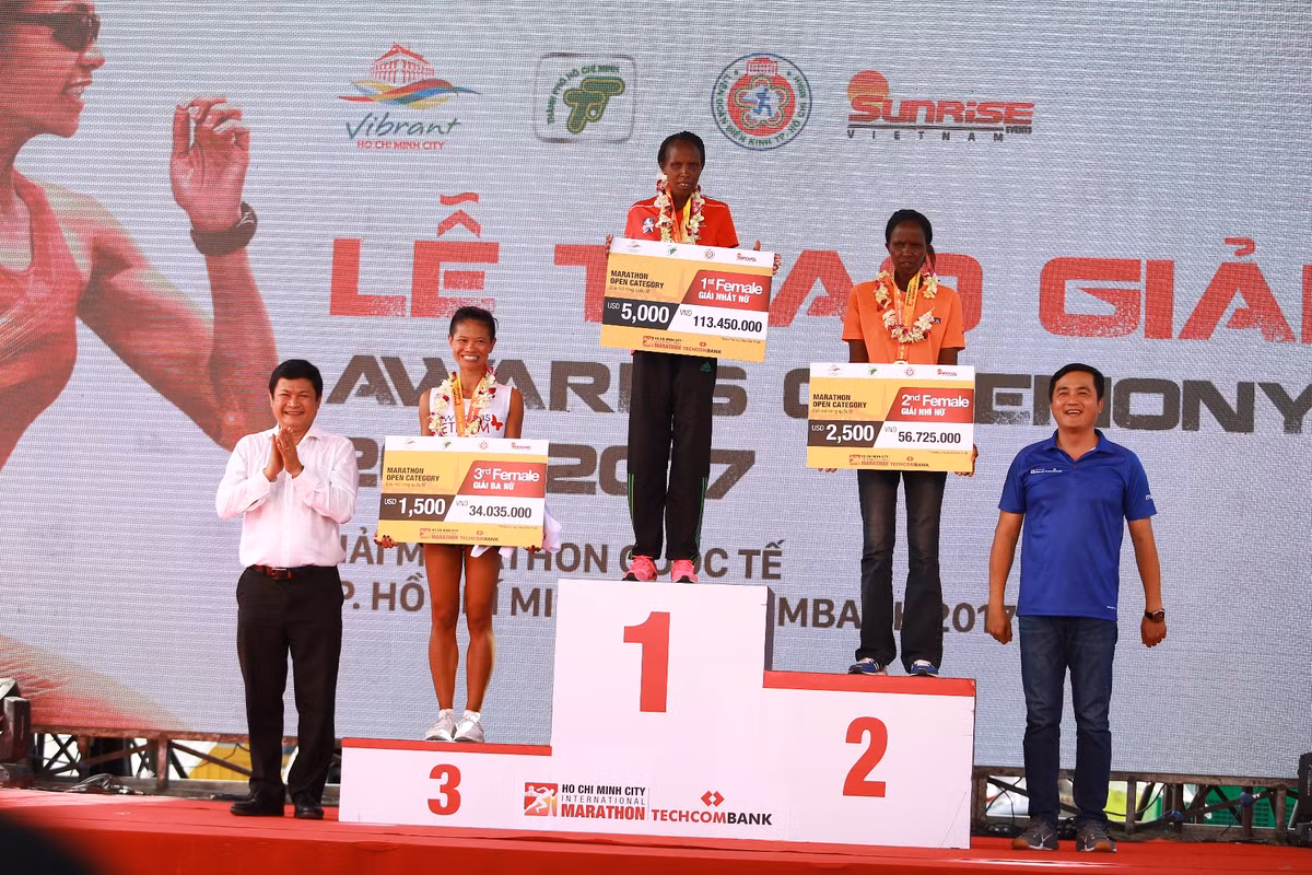Quan quan nguoi Viet Nam tai giai Marathon Quoc te 2017