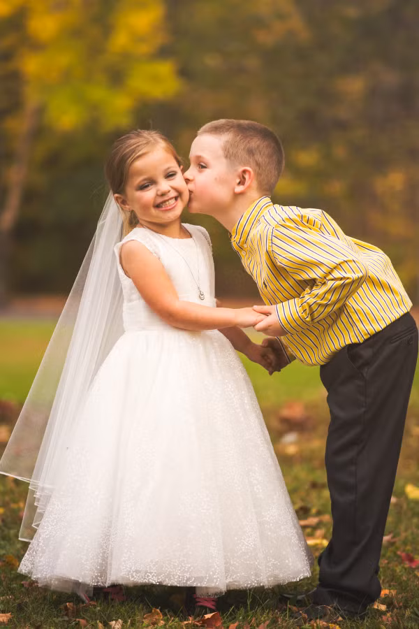 Khi Sophia nói ra ước muốn, mẹ của cô bé cũng khá lưỡng lự vì không biết Hunter và gia đình cậu bé có đồng ý hay không. (Nguồn Wfla)