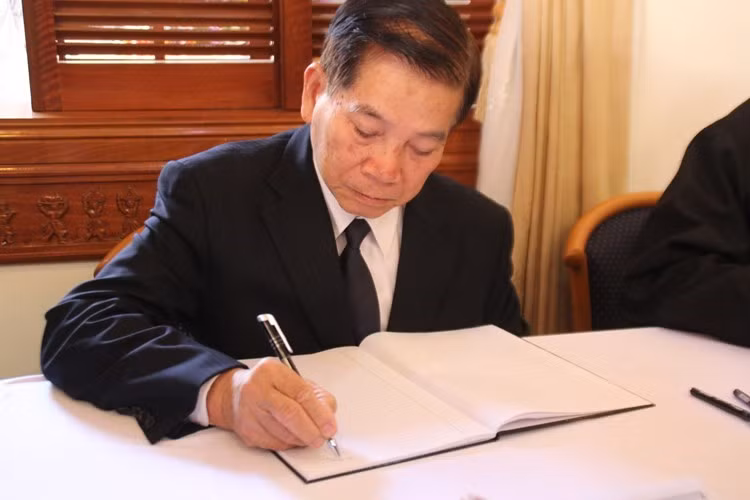 Chu tich nuoc Truong Tan Sang xuc dong vieng ong Nguyen Ba Thanh-Hinh-9