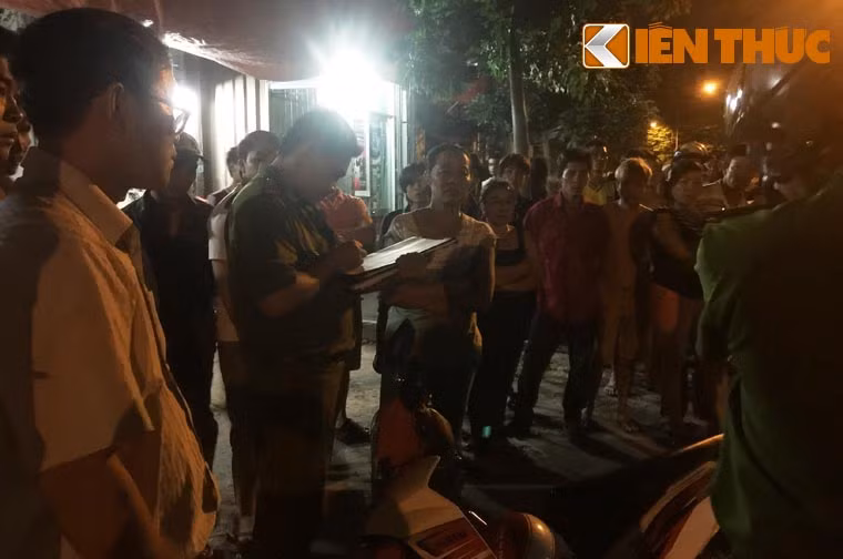 Cơ quan Công an tiến hành ghi lời khai các nhân chứng chứng kiến vụ tai nạn tại hiện trường. Theo đó khoảng 21h ngày 21/11, chiếc xe tải BKS 51Y-8719 chạy từ hước KCN Bình Chiểu ra đường Lê Thị Hoa...