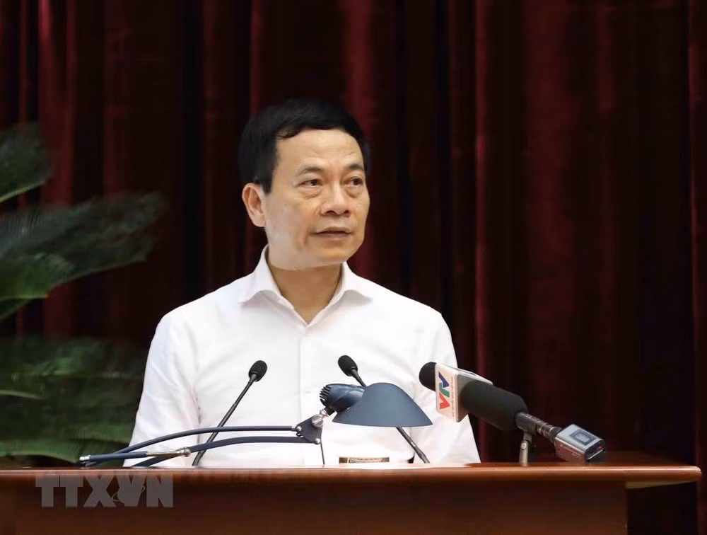 Đồng chí Nguyễn Mạnh Hùng, Ủy viên Trung ương Đảng, Tổng Giám đốc Tập đoàn Viễn thông Quân đội phát biểu.