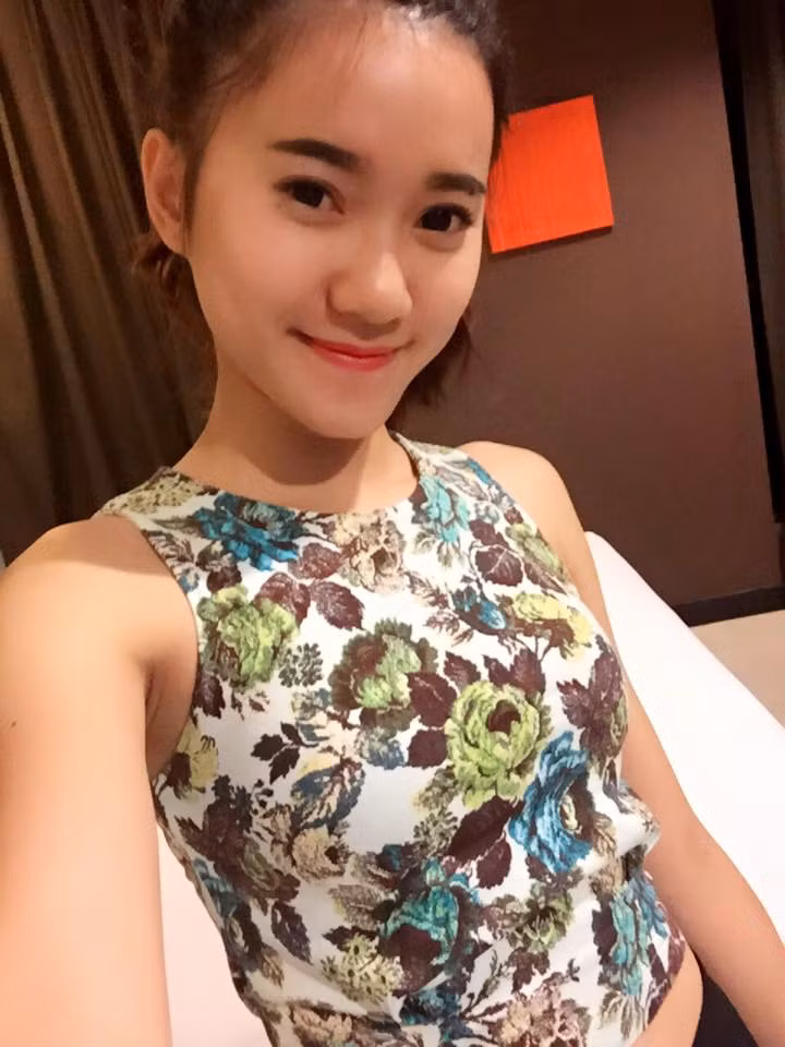 Kiều Oanh còn thể hiện mình là một cô nàng toàn năng. Ngoài những hoạt động mang tính xã hội, cộng đồng, Kiều Oanh còn rất giỏi kinh doanh, thể hiện được cá tính đặc trưng của một "dân kế toán" chính hiệu.