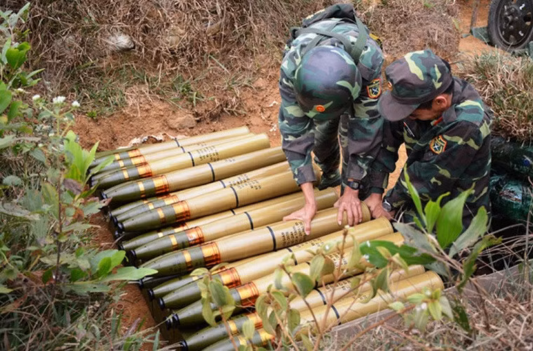 Pháo D-44 85mm có trọng lượng chiến đấu 1,7 tấn, dài 8,34m, rộng 1,78m và cao 1,42m với kíp chiến đấu 8 người. Hiện nay, D-44 đang được biên chế rộng rãi trong lực lượng pháo binh lục quân, hải quân Việt Nam. Nguồn ảnh: Báo Quân đội Nhân dân.