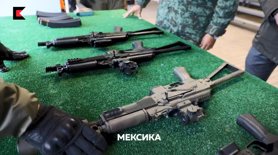 Một số biến thể của súng tiểu liên Vityaz được đại diện Kalashnikov giới thiệu cho phía Việt Nam. Nguồn ảnh: Kalashnikov.