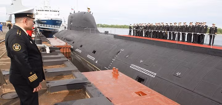 Tàu ngầm tấn công hạt nhân lớp Yasen - Severodvinsk. Hải quân Nga biên chế 2 tàu ngầm lớp Yasen năm 2015.