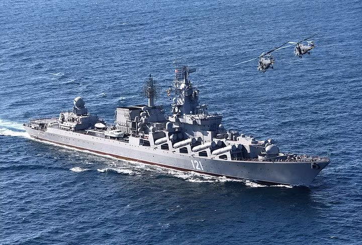 Tàu tuần dương Moscow mang tên lửa dẫn đường của Hạm đội Biển Đen.