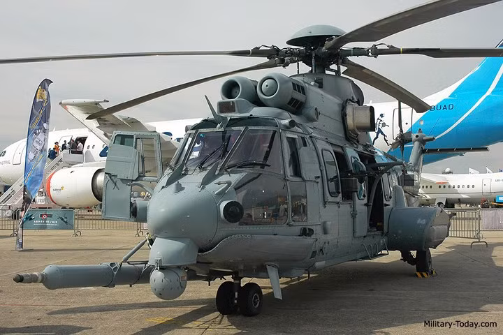 Trực thăng EC-725 Caracal thực hiện chuyến bay đầu tiên vào năm 2000 và được bàn giao cho Không quân Pháp vào năm 2005. Ảnh: Military-Today.