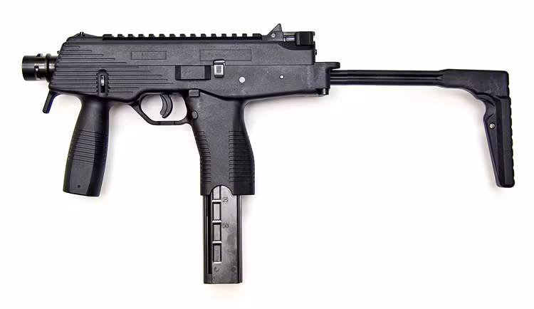 Súng tiểu liên Brugger &amp; Thomet MP9 có chế độ bắn bán tự động và tự động, lẫy chọn có thể điều chỉnh từ hai bên. MP9 được trang bị hộp tiếp đạn cơ số 15 - 30 viên. Thân súng có đường ray picatinny để gắn thêm phụ kiện. Tầm bắn hiệu quả 50 - 100m.