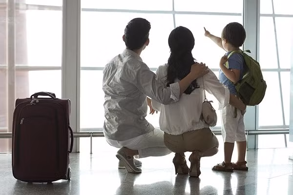 Đứa con gái được cho là sinh non 3 tháng thực chất là con của người tình cũ. Còn đứa "con trai" thì hoàn toàn là sản phẩm của sự bịa đặt, chị Phương dùng ảnh của con cái bạn bè để lừa dối chồng và gia đình hai bên.