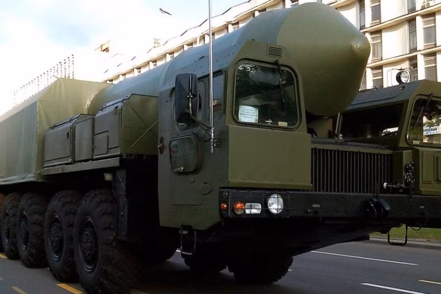 Tuy vậy động thái trên của Nga bị nhận xét chắc chắn sẽ thổi bùng lên một cuộc chạy đua vũ trang mới, bởi với thao tác trên, Hiệp ước các lực lượng hạt nhân tầm trung (Hiệp ước INF) đã chính thức không còn hiệu lực.