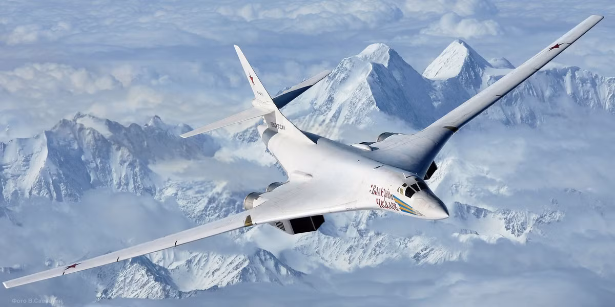 Triển vọng mua Tu-160M cũng đặt ra câu hỏi về cuộc chạy đua vũ trang trong khu vực. Việc Ấn Độ mua máy bay ném bom tiên tiến chắc chắn sẽ gây ra phản ứng từ Trung Quốc và Pakistan, cả hai đều đang đầu tư mạnh vào việc xây dựng năng lực tên lửa và không quân.