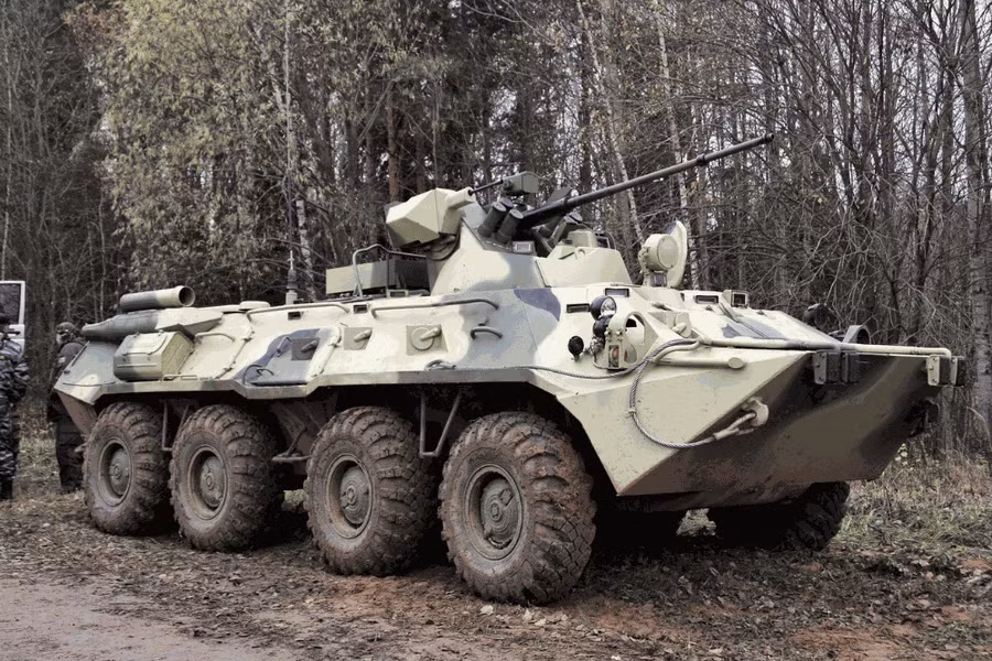 Học thuyết quân sự Liên Xô cho rằng ATGM là "đặc quyền" của xe chiến đấu bộ binh (IFV) và phương tiện chiến đấu trên không, còn đối với những chiếc "taxi chiến trường" như BTR-70/80 thì súng máy thông thường cỡ nòng 7,62 mm, 12,7 mm và 14,5 mm là đủ.