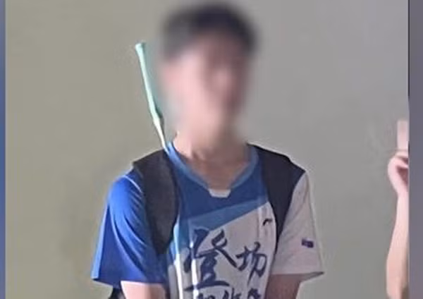 Ngày xảy ra sự việc, Trác rời trường và đạp xe đến khu vực gần sông tại thị trấn Hoa Đình. Gia đình mất liên lạc với em từ thời điểm đó. Dù đã trình báo cảnh sát và nhờ cộng đồng giúp đỡ tìm kiếm, 3 ngày sau, thi thể em được phát hiện trên sông, không xa nơi em bỏ lại chiếc xe đạp.