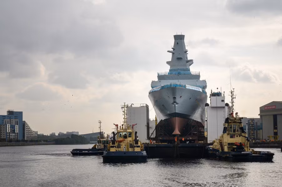 Đáng chú ý hơn, Tập đoàn BAE Systems đã đầu tư khoảng 12 triệu bảng Anh vào Học viện Đóng tàu Ứng dụng ở Glasgow, từ đó nhận được những thành tựu và công nghệ mới nhất trong quá trình nghiên cứu.