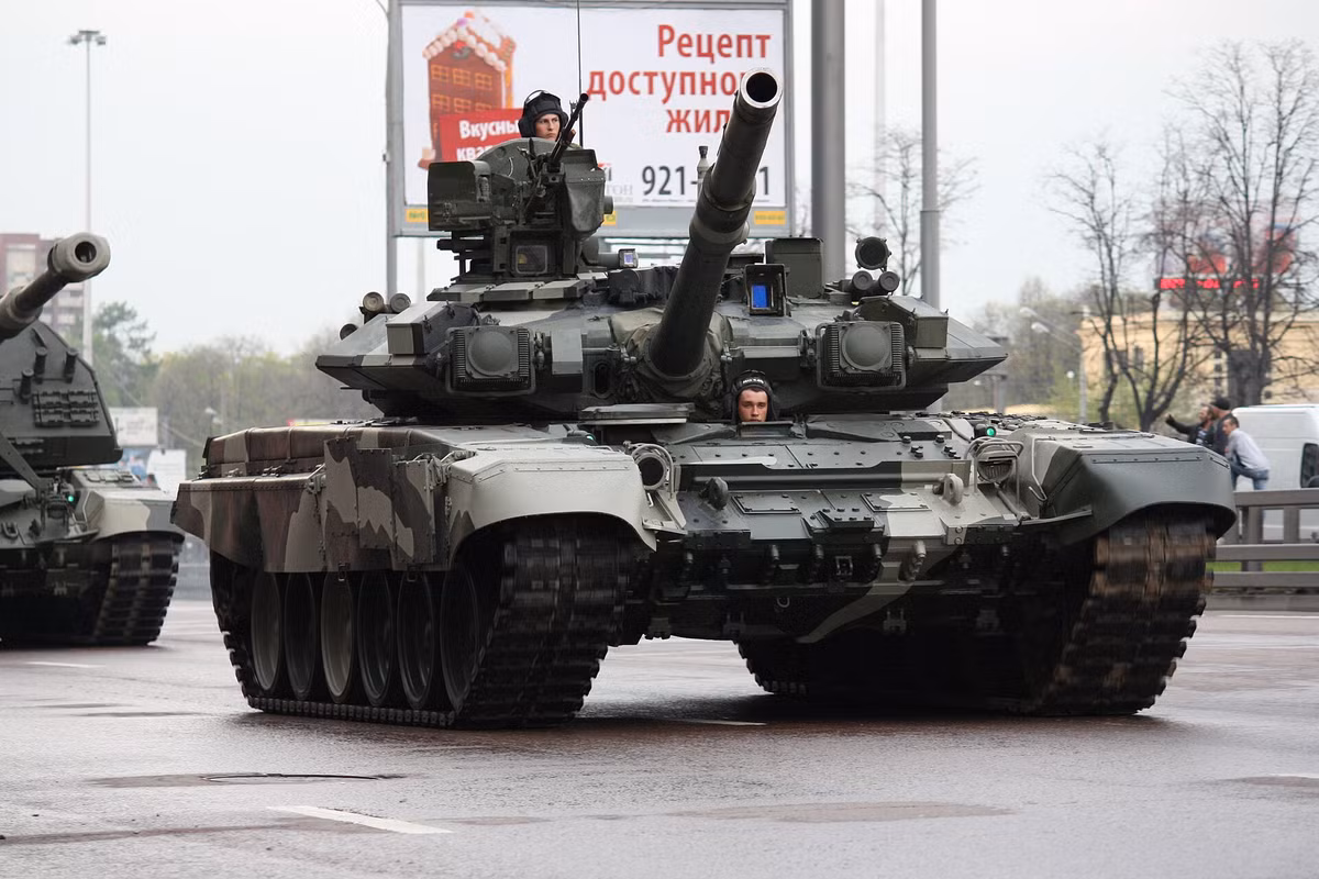 Trải qua hàng thập kỷ, T-72 không hề bị lãng quên. Ngược lại, Nga đã nâng cấp hệ thống phòng thủ và khả năng chiến đấu của T-72 để thích ứng với các cuộc tấn công hiện đại.
