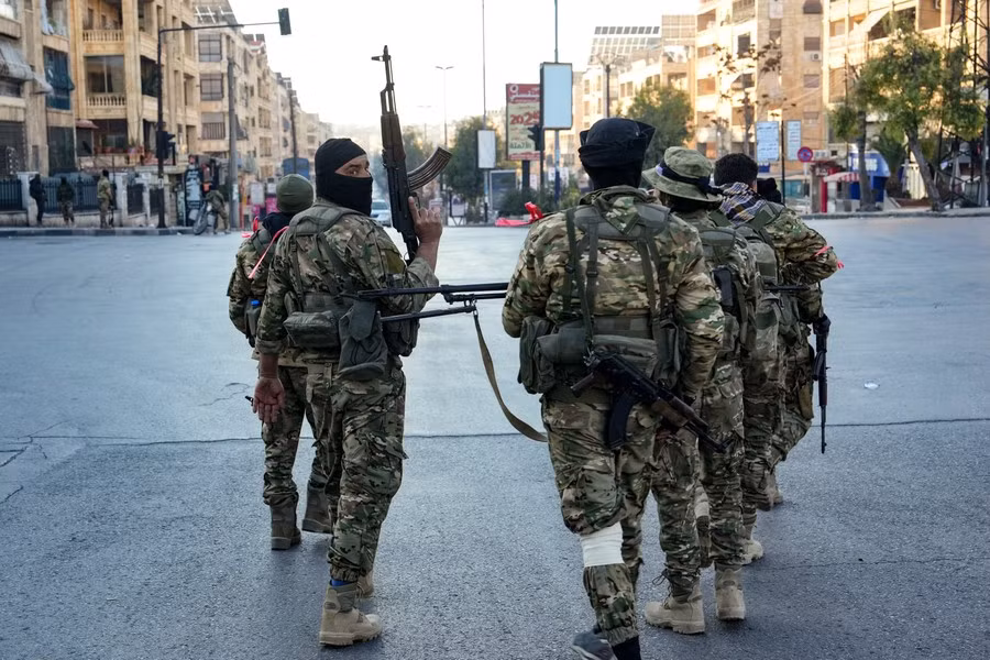 Trong tình hình hiện tại, Quân đội chính phủ Syria phải đối mặt với yêu cầu phải nhanh chóng ứng phó với mối đe dọa nhằm ngăn chặn bước tiến tiếp theo của lực lượng đối lập.