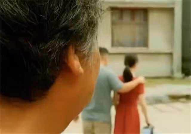 Những nỗ lực của Vũ Đồng để hàn gắn mối quan hệ giữa mẹ và vợ đều không thành công. Trước sự áp lực ngày càng tăng, vợ chồng anh quyết định mua một căn hộ riêng để có thể sống xa mẹ, hy vọng điều này sẽ giúp giảm bớt căng thẳng. Tuy nhiên, không ai ngờ quyết định này lại trở thành giọt nước tràn ly trong mối quan hệ vốn đã rạn nứt.