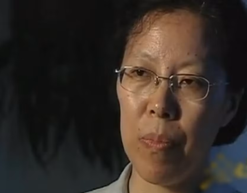 Cứ như vậy, chỉ nhờ một lần con gái nhận nhầm, họ đã tìm thấy người anh em song sinh thất lạc từ lâu. Theo người thân của hai anh em, điều này còn hiếm gặp hơn cả trúng số.