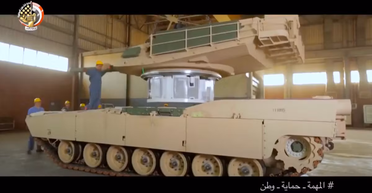 Chương trình M1A1SA cũng đặt nền móng cho việc tích hợp các công nghệ tiên tiến trong tương lai, như hệ thống chiến trường liên kết mạng, giúp xe tăng hoạt động hiệu quả trong các nhiệm vụ phối hợp hiện đại. Với bước đi này, Ai Cập không chỉ củng cố vị thế quân sự trong khu vực mà còn khẳng định vai trò là một đối tác quốc phòng quan trọng ở Trung Đông.