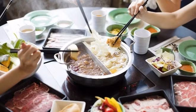 Bạn hãy nhớ, hoạ từ miệng mà ra, nếu như không thể kiểm soát được loại thực phẩm và khối lượng thực phẩm đi vào cơ thể, bạn sẽ phải trả giá bằng sức khoẻ của mình.