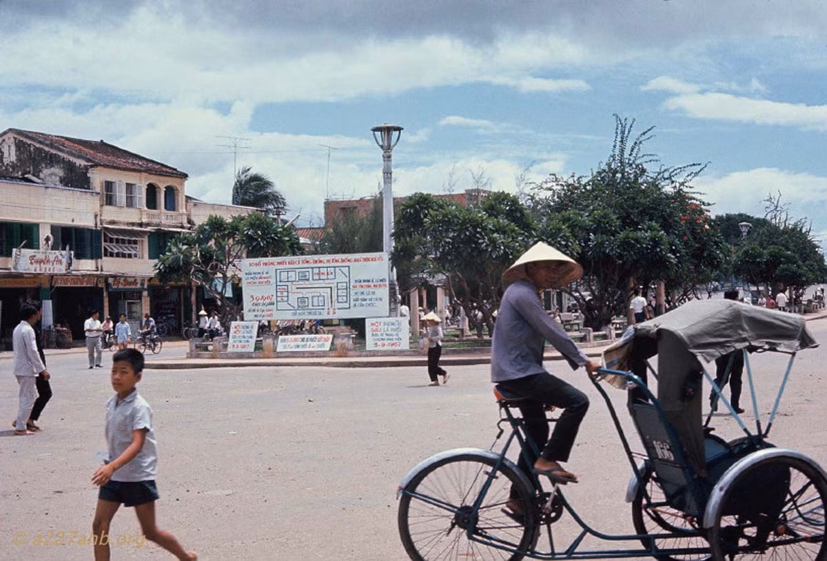 Khu vực trung tâm thị xã Phan Thiết năm 1967. Ảnh: A227ahb.org