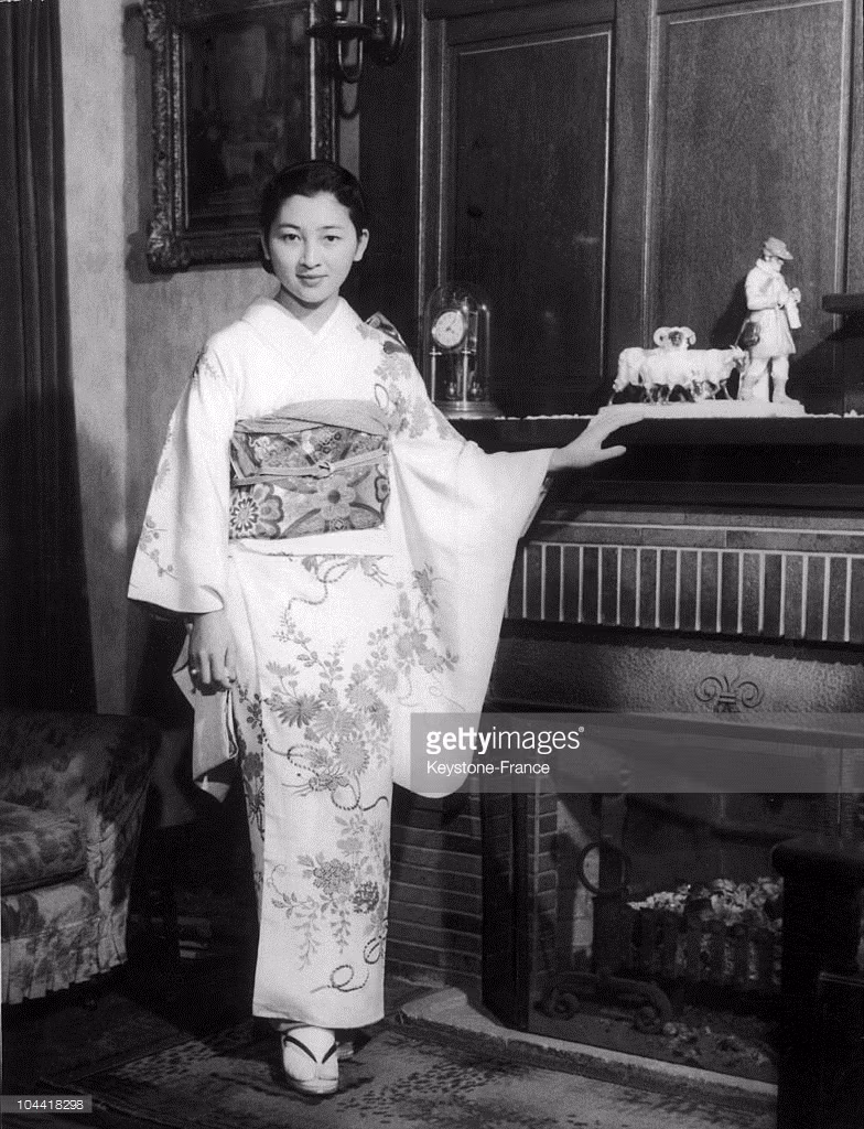  Hoàng hậu Michiko Shoda tháng 11/1958, khi 24 tuổi. Lúc này bà đã hứa hôn với Nhật hoàng Akihito, khi đó là Hoàng thái tử. Bà là người có xuất thân thường dân đầu tiên trở thành thành viên của Hoàng tộc Nhật Bản. Ảnh: Gettyimages.com