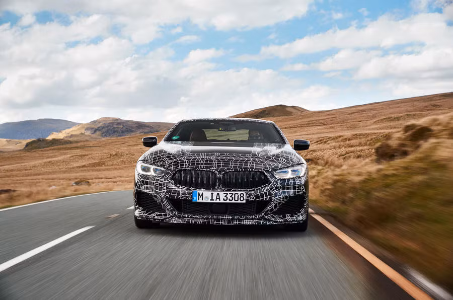 BMW 8-Series còn được dự đoán sở hữu hệ thống treo tiên tiến nhất của BMW. Hãng xe Đức muốn tối ưu hoá cảm giác lái của 8-Series nhằm cạnh tranh với các đối thủ như Mercedes-Benz S-Class Coupe hay Bentley Continental GT.