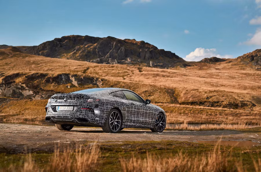 Chiếc BMW 8-Series gần đây nhất được thử nghiệm là BMW M850i xDrive Coupe 2018. Tuy nhiên, thông số cụ thể không được công bố cho đến khi bán ra vào đầu tháng 11. Dòng 8-Series có chi tiết kỹ thuật liên quan mật thiết với 7-Series. Về bản chất, nó sẽ là phiên bản coupé hai cửa của BMW 7-Series, tương tự như 4-Series và 3-Series.