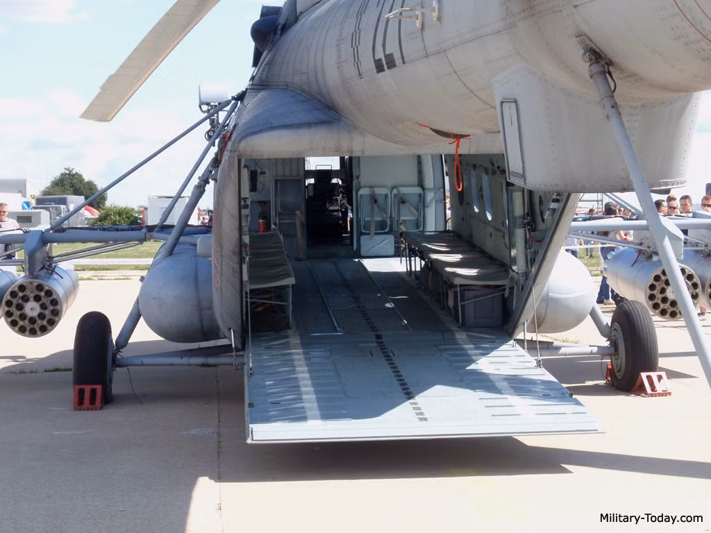 Bên cạnh vai trò tấn công như trực thăng Mi-35M, trực thăng đa năng Mi-171Sh giữ nguyên khả năng vận tải của mình với tải trọng đến 8 tấn cho phép chở tối đa 24 binh sĩ có vũ trang hoặc 12 cáng cứu thương…
