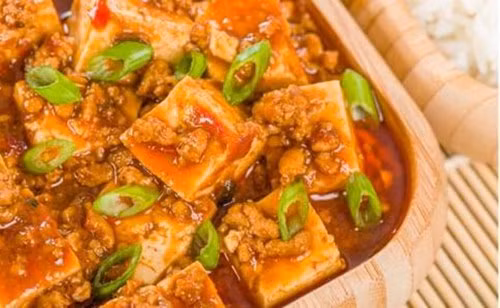 Điều này không phải là tuyệt đối, người già vẫn có thể ăn đậu phụ nhưng phải lưu ý không ăn thường xuyên, không ăn nhiều. Nói cách khác, miễn là kiểm soát được số lượng thì không có vấn đề gì.