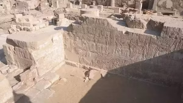 Nhóm nghiên cứu còn phát hiện ra một căn phòng từng chứa các đồ dùng trong đền thờ và sau đó là bình gốm, hoặc bình đất sét có hai tay cầm và cổ hẹp. Ảnh: Wikimedia.