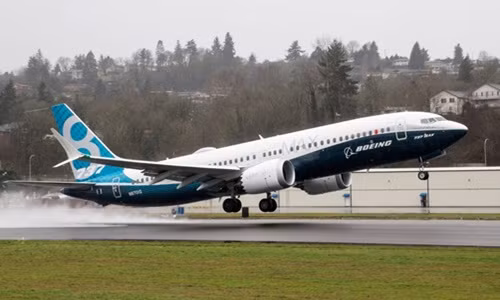 Bởi đây là tai nạn nghiêm trọng thứ hai của dòng máy bay Boeing 737 Max chỉ trong vòng hơn 4 tháng. Ảnh: KMTV.