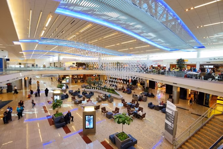 Harsfield-Jackson cũng là sân bay có nhiều nhân viên nhất bang Georgia, với hơn 63.000 người làm. Ảnh: Internationalairports.