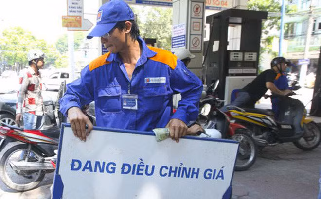 Theo dữ liệu của Bộ Công Thương, bình quân giá thành phẩm xăng dầu thế giới trong 15 ngày trước kỳ điều hành giá xăng dầu ngày 16/8/2019 có biến động tăng giảm đan xen nhưng xu hướng chung là giảm.