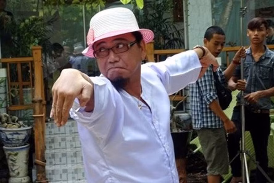 Vào thời kỳ đỉnh cao của sự nghiệp, nghệ sĩ hài Hồng Tơ kiếm được hàng trăm triệu đồng mỗi ngày. Ảnh: Lao động.