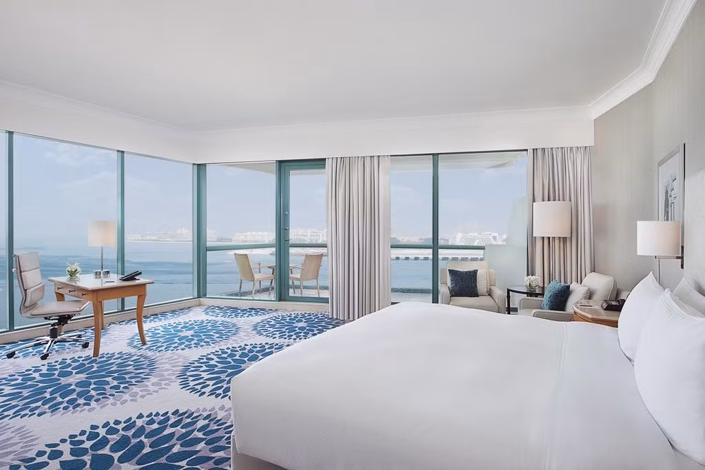 Các phòng nghỉ tại khách sạn có giá tối thiểu khoảng 13 triệu đồng/đêm. Ảnh: Booking.