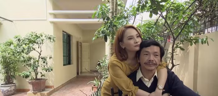 Bộ phim Về nhà đi con đang là hiện tượng của phim truyền hình Việt, được khán giả đón nhận nồng nhiệt. Bối cảnh chính trong phim là ngôi nhà của 4 bố con ông Sơn. Ảnh: Saostar.