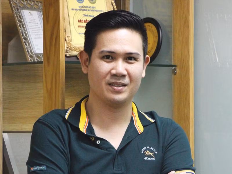 Đến 2011, Phạm Văn Tam làm tiếp thương hiệu khác nhưng cũng thất bại. Liên tiếp những bài học khiến Tam thức tỉnh và rút kinh nghiệm sâu sắc về cách làm thương hiệu.