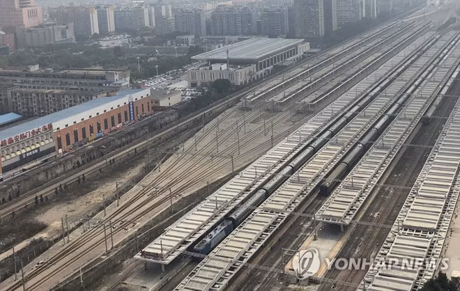 Tau boc thep cua ong Kim Jong Un di qua Ho Nam, con cach VN hon 900 km