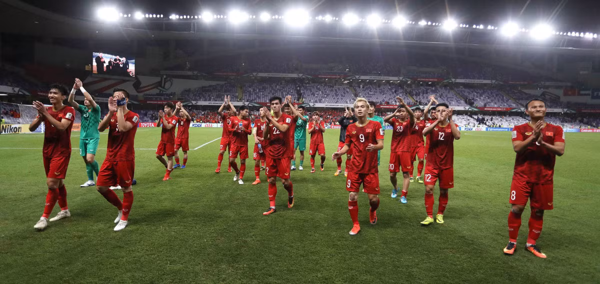 Sau chiến thắng 4-1 của Lebanon trước CHDCND Triều Tiên trong lượt trận cuối cùng ở bảng E, đội tuyển Việt Nam đã trở thành chủ nhân của tấm vé cuối cùng lọt vào vòng 1/8 Asian Cup 2019. Ảnh: Vietnamnet.