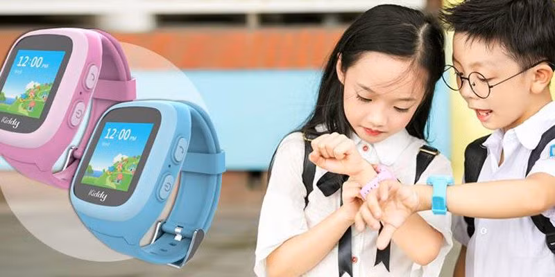 Vì thế, việc trang bị cho con những vật dụng công nghệ để tiện cho việc liên lạc cũng được nhiều người quan tâm.