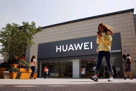 Trong 10 năm qua, Huawei đã nhận được 11 tỷ nhân dân tệ (1,6 tỷ USD) tiền trợ cấp. Hơn một nửa số đó được trao dưới dạng "trợ cấp chính phủ vô điều kiện" vì "những đóng góp của công ty cho sự phát triển công nghệ cao" ở Trung Quốc. Ảnh: Yahoo.