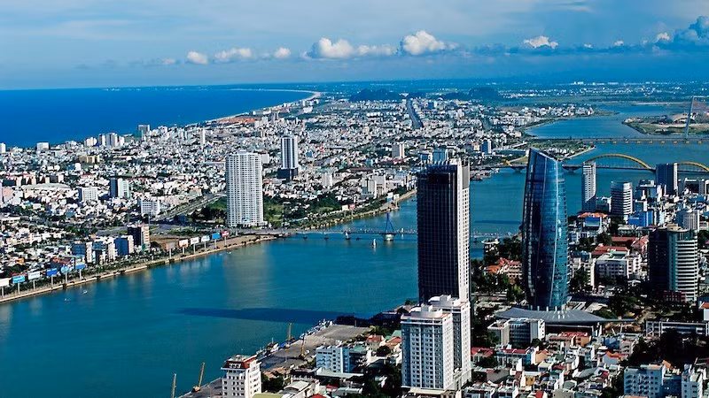 Ong lon Da Nang dem ‘dat vang’ di gop von, chuyen nhuong trai phep